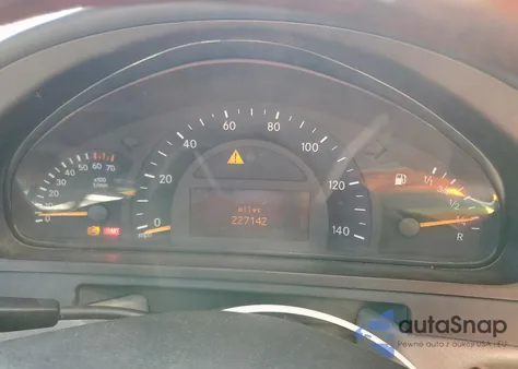 2002 Mercedes-Benz G 500 z USA, uszkodzony, nr VIN WDCYR49EX2X128555